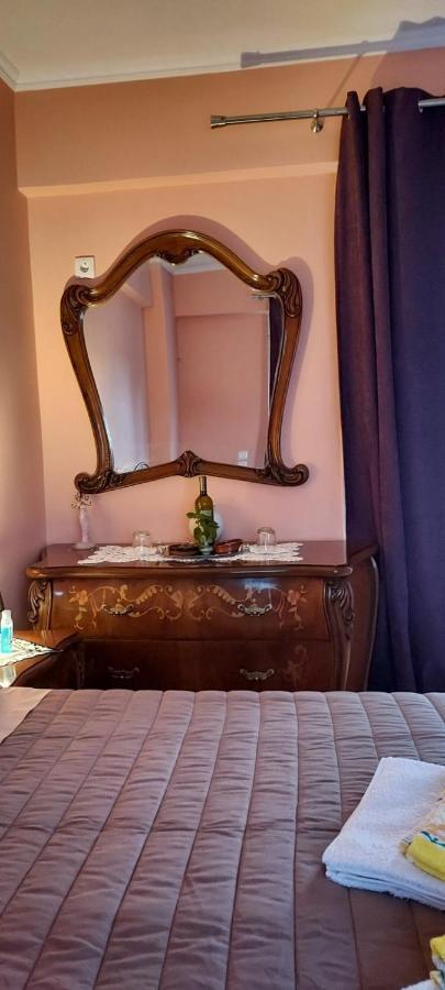 Anastacias Apartment อาร์เตมีดา ภายนอก รูปภาพ